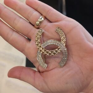 Chanel 💯 Authentic Large Brooch